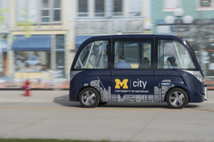 Nuevo vehículo para 15 personas se une a MCity, la ciudadela de coches autónomos