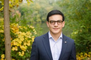 César Cañón, un pre-candidato doctoral de artes musicales en piano en la Escuela de Universidad de Michigan de Música, Teatro y Danza (SMTD), organizador de Festival En Español: Sonidos de la Hispanosphera