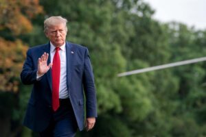 El presidente Trump regresa de Kentucky en 2019. Crédito de la imagen: Dominio público.
